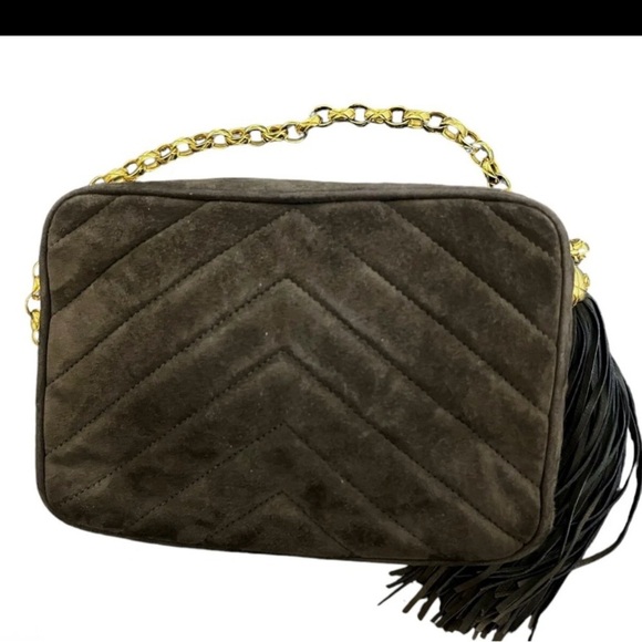 RARE Vintage CHANEL Chevron V-Line Fringe Bijou Chain Shoulder Bag – Brown Suede - Picture 8 of 14